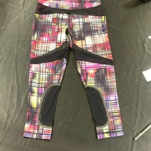 Saucony Women's Capri Running Tights. Size L